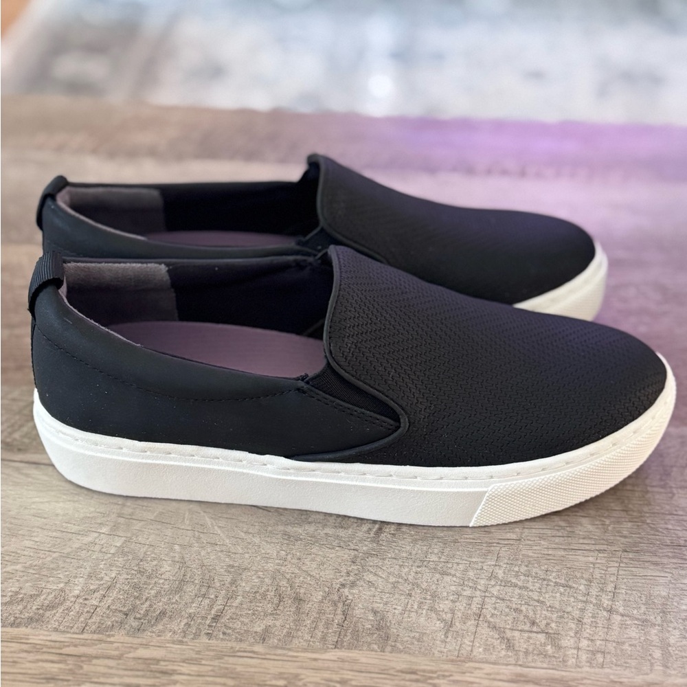 NWT Dr. Scholl's Black Slip-Ons Size 8